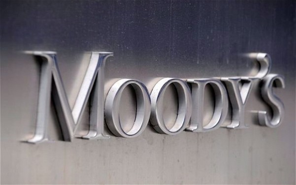 Négy magyar bankot is leminősített a Moody’s