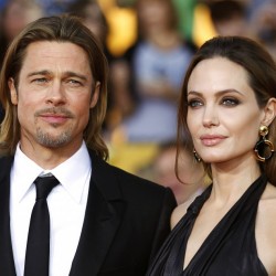 Augusztus 11-én házasodik Angelina Jolie és Brad Pitt