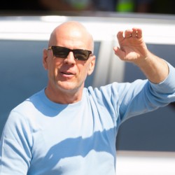 Bruce Willis megérkezett Budapestre