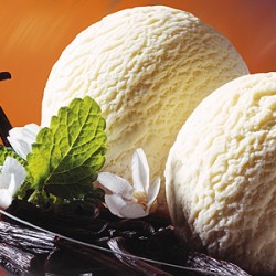 A 2012-es év fagyija: a csokoládés-meggyöntetes mandulafagylalt