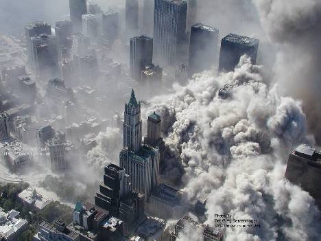 World Trade Center leomló tornyai utáni füsttenger