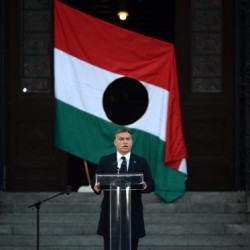 Október 23.: Orbán az idegenek ellen, Bajnai a kormány ellen prédikált