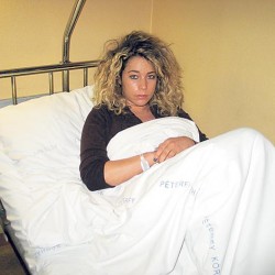 VV Évát koponyarepedéssel szállították kórházba