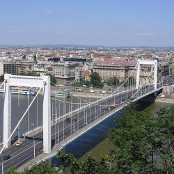 Fél Budapestet lefoglalná a kormány március 15-én